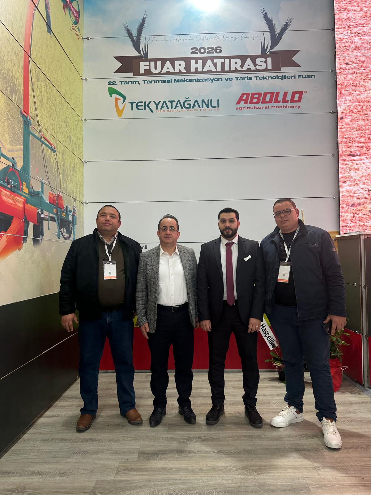  | Аболло Сельскохозяйственная техника | Почвообрабатывающая техника, Сеялки, Уборочные машины, Подготовка фермы и кормления, Машины для внесения удобрений и опрыскивания, Перевозчики, Прицеп-цистерна для перевозки воды, Прицеп-цистерна для перевозки воды, Шнек зерновой, Полуприцепы марки, Двуосный прицеп, Одноосный прицеп, Штанговый опрыскиватель, Вентиляторный опрыскиватель, Навозоразбрасыватель, Удобритель навесной марки, Удобритель навесной с двойным диском, Прицепной удобритель, Силосный пресс-подборщик, Четырех рядный силосный комбайн, Двойной силосный комбайн, Однорядный силосный комбайн, Смеситель - кормораздатчик, Молотковая дробилка, Грабли ворошилки, тип прицепной, Грабли ворошилки, Сегментная сенокосилка марки, Роторная сенокосилка, Роторная сенокосилка, Картофелекопалка, Косилко –связывающее оборудование, Пресс-подборщик, Молотилка передвижная, Молотилка селекторная, Молотилка шнекова, Молотилка, 4-х рядная картофелесажалка, 2-х рядная картофелесажалка, Пневматическая сеялка тип дисковый, Пневматическая сеялка типа, Кунжутная сеялка, Универсальная сеялка, Борона, дисковая модернизированная, Дисковая борона Goble, Горизонтальный культиватор, Профессиональная фреза, Гидравлическая скользящая фреза, Стандартная фреза, Дисковый гребнеобразователь, Eх корпусный плуг для проведения междурядий, Автоматический оборотный плуг, тяжелый тип, Автоматический оборотный плуг, легкий тип, Автоматический плуг с гидравлической регулировкой, Плуг плужный (ПЛУЖНЫЙ отвал FIXED), Дисковый плуг, Дисковый плуг, Офсетная дисковая борона